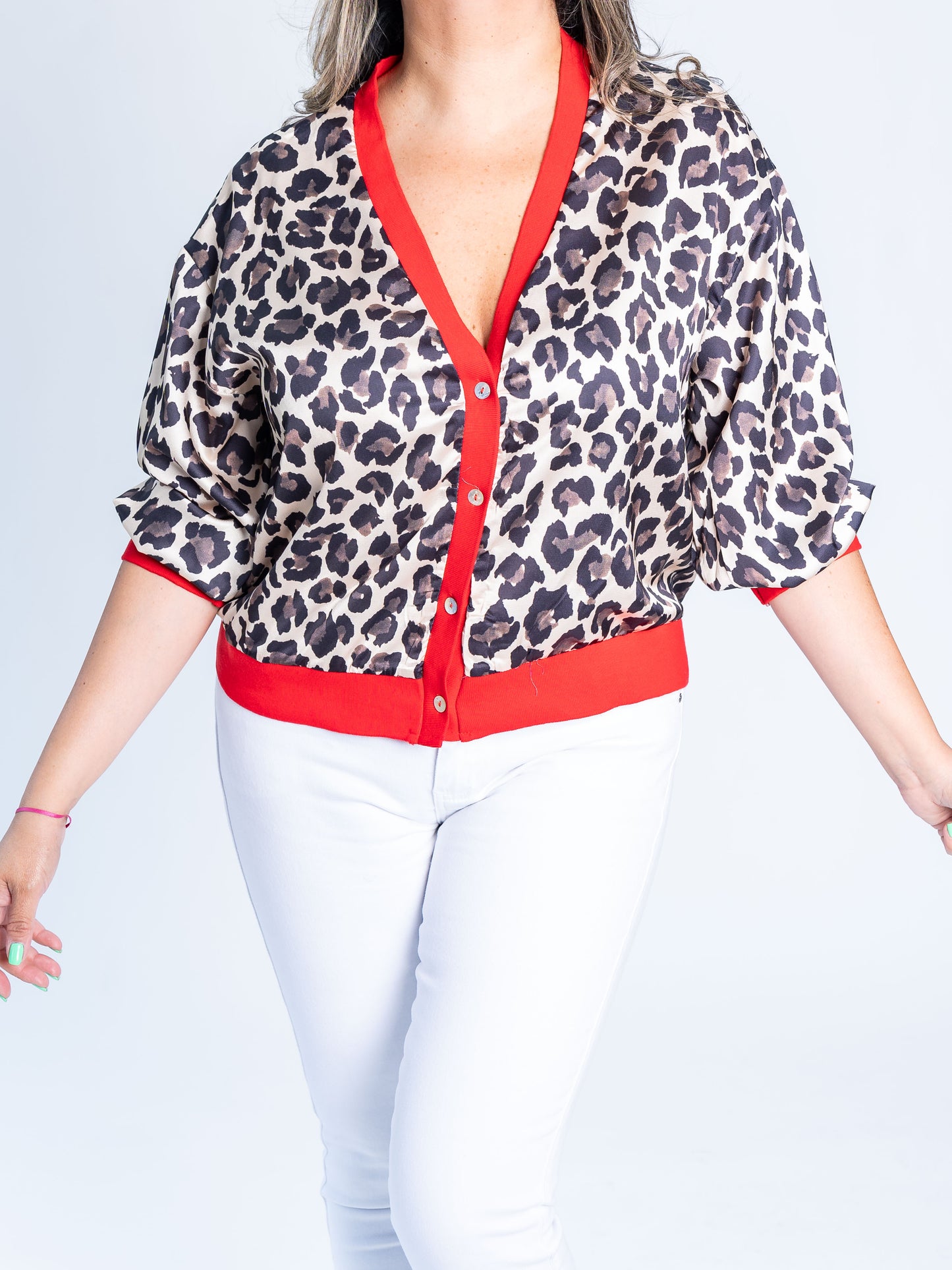 CHAQUETA ANIMAL PRINT BORDE ROJO