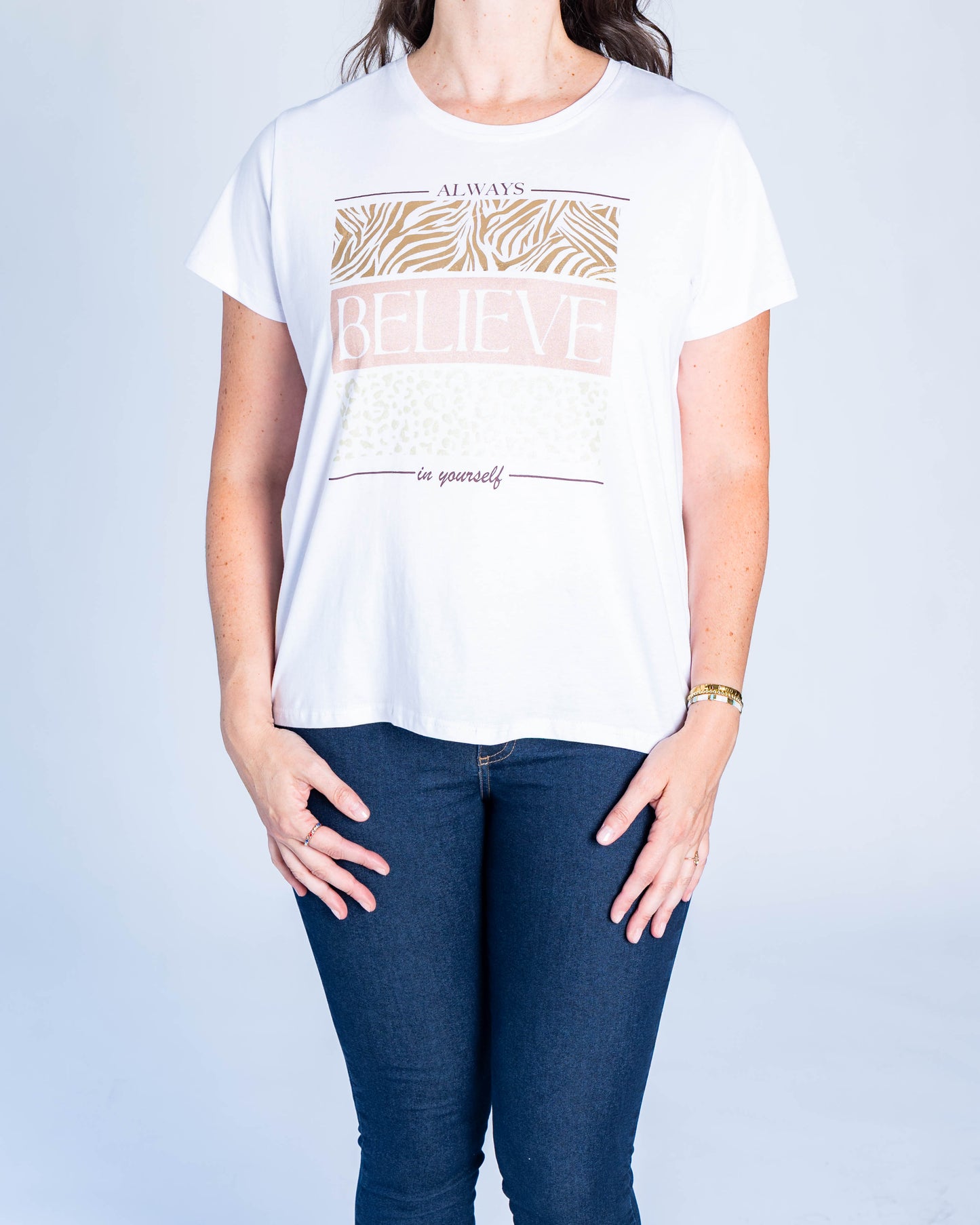 POLERA BELIEVE BLANCA